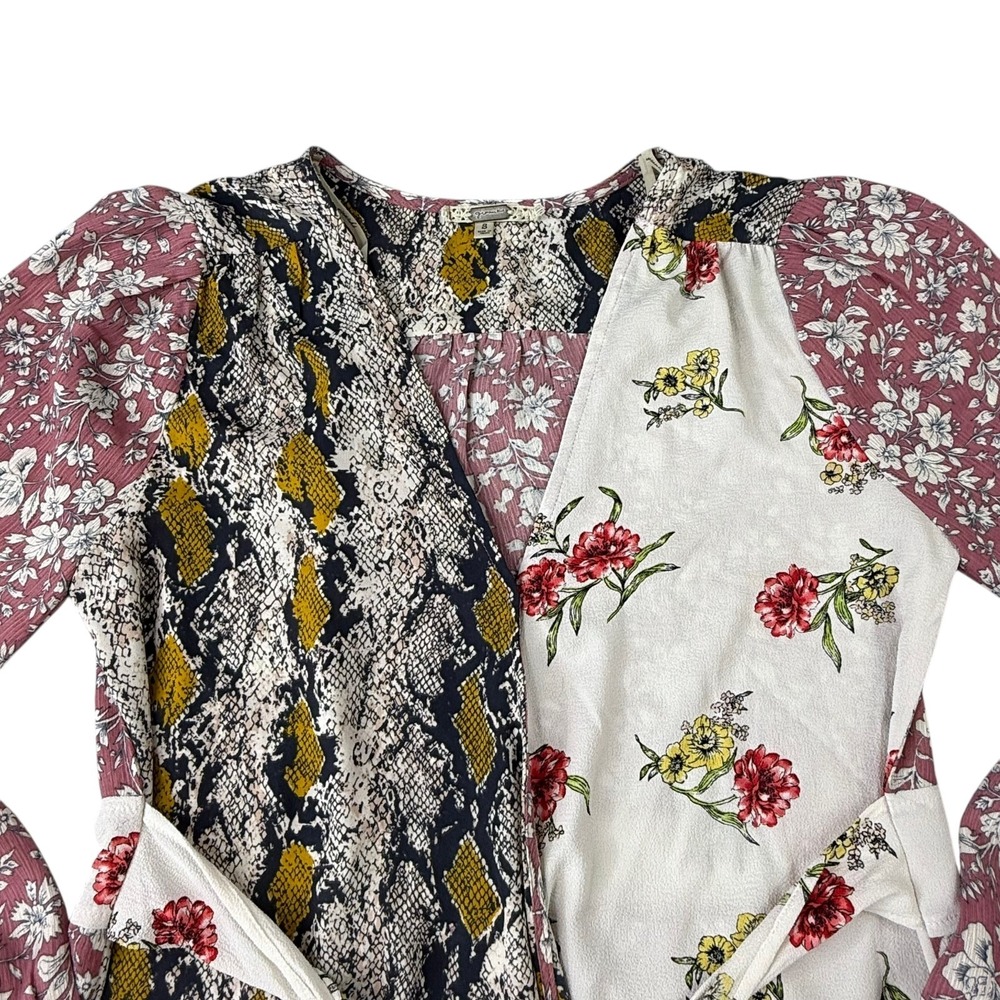 Gimmicks BKE Wrap Style Blouse Womens Size Small Vneck Ruffled Colorful Floral